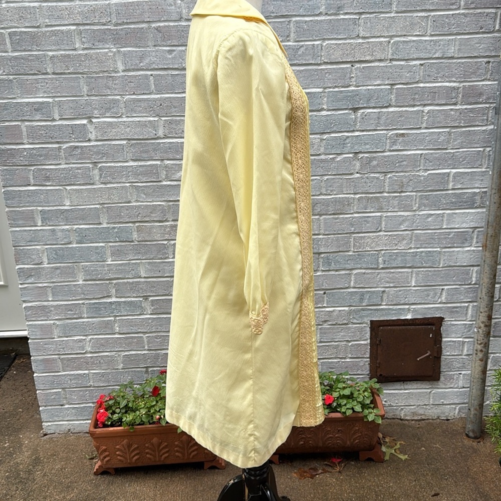 Vintage 50s AinR Jr. yellow w/ lace detail Shift Dress 
Large - Picture 6 of 13